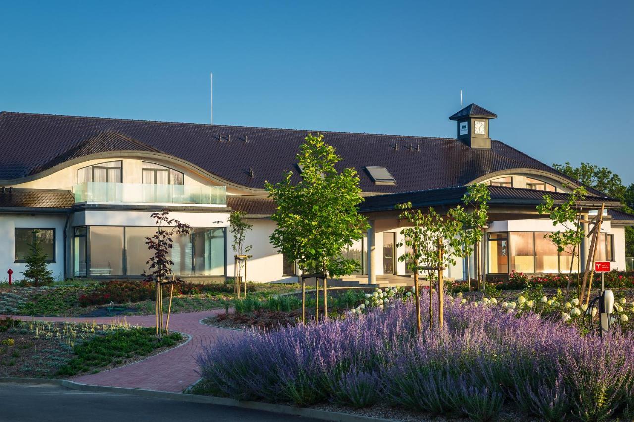 Modry Las Golf Resort Choszczno Exterior photo